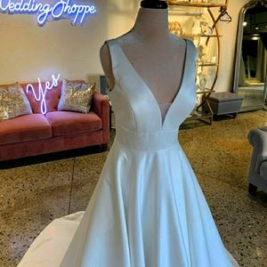 Brand new Brittany Marie wedding dress